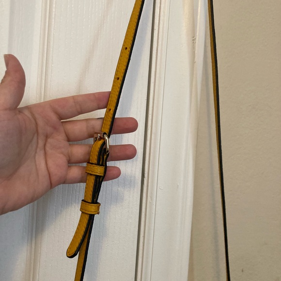 DONATING🔥Vince camuto crossbody - Picture 5 of 6